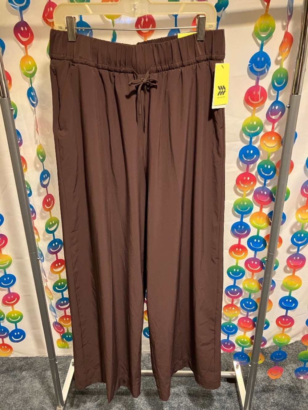 NWT All In Motion Active Light High-Rise Pocketed Wide Leg Pants (Large) - Picture 2 of 16